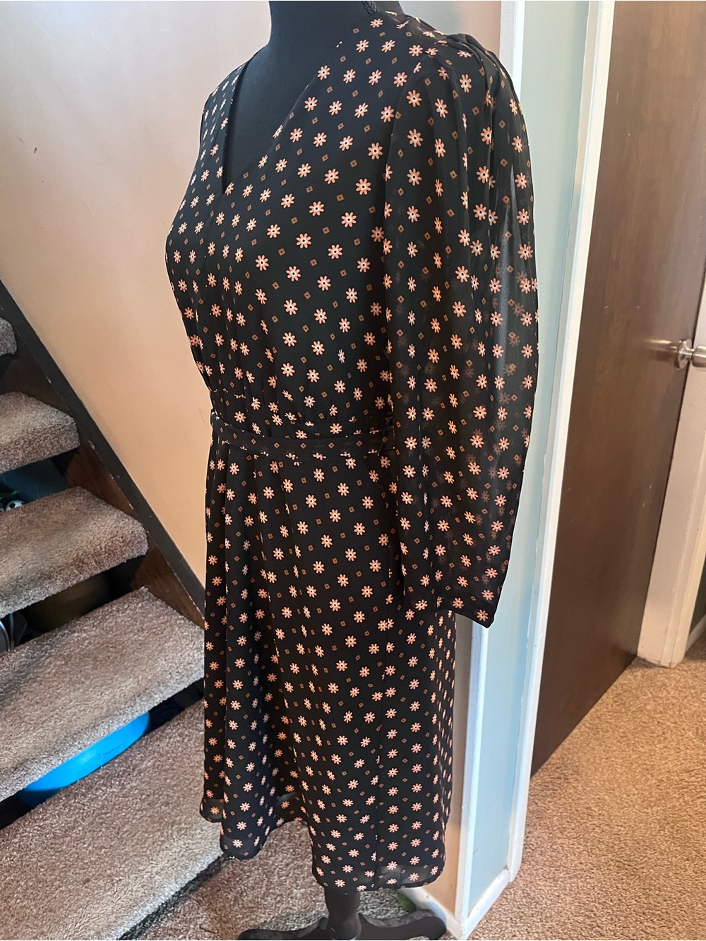 Ann Taylor Women’s Petite Sz 0 Floral Belted Long sleeve dress - Picture 3 of 9